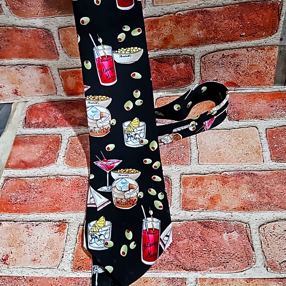 unique RARE bloody mary tie